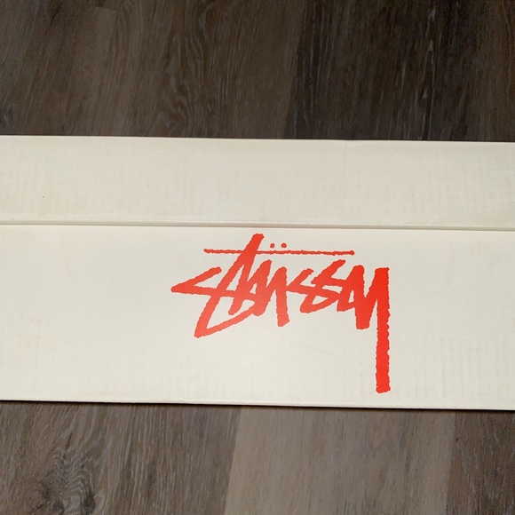 Women’s Nike Air Max 2013 Stussy Black (2022 Retro) - Picture 4 of 4